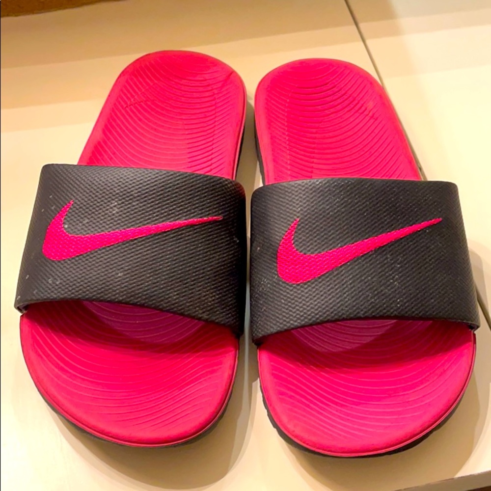 Nike Girls slides size 3